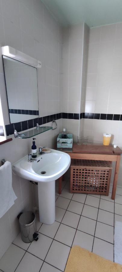 Joanna'S Studio , Key Locker By Whatsapp Own Entrance, Own Bathroom Youghal Exterior photo