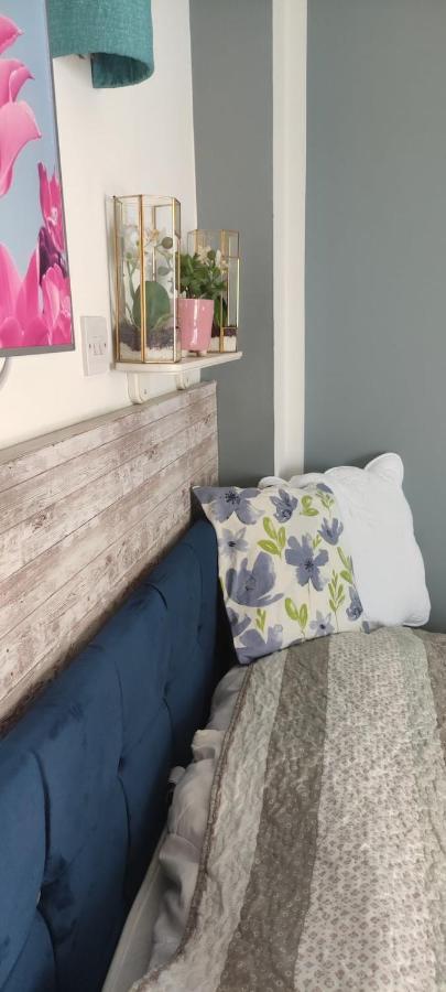 Joanna'S Studio , Key Locker By Whatsapp Own Entrance, Own Bathroom Youghal Exterior photo